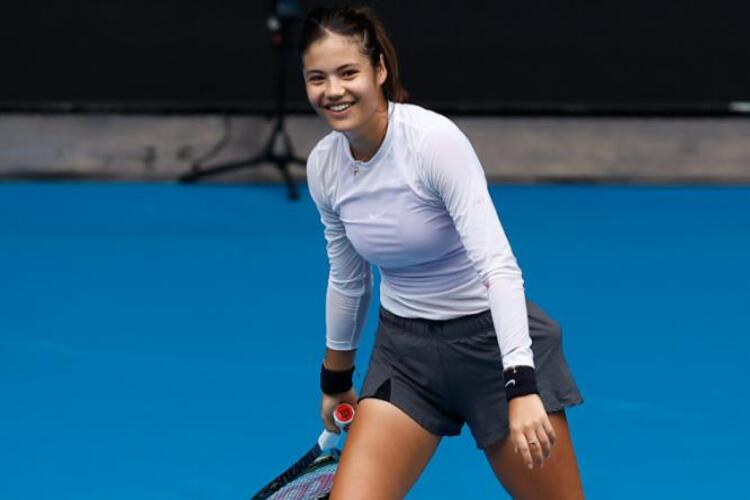 Emma Raducanu กล่าวว่าเธอ “เชื่อมั่นอย่างเต็มที่” อาการบาดเจ็บที่ข้อเท้าซึ่งคุกคามการเข้าร่วมการแข่งขัน Australian Open